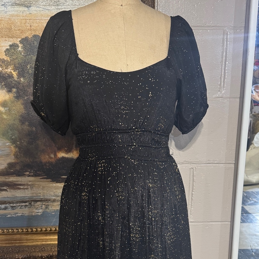 Chic Black and Gold Speckled Long Sleeve Dress